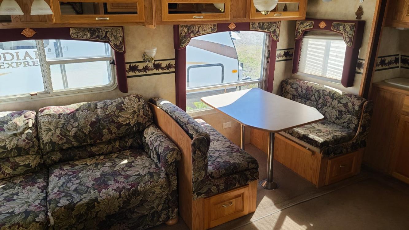 2005 White Jayco Eagle , located at 923 US HWY 87 E., Billings, MT, 59101, (406) 245-0456, 45.795788, -108.451881 - 32 ft travel trailer with a front kitchen, two slides, four season, nice and big rear bedroom, ac, hot water, furnace, both dinette and Jack may couch both making to bed, double entry doors. John at 406-208-0659 - Photo #6