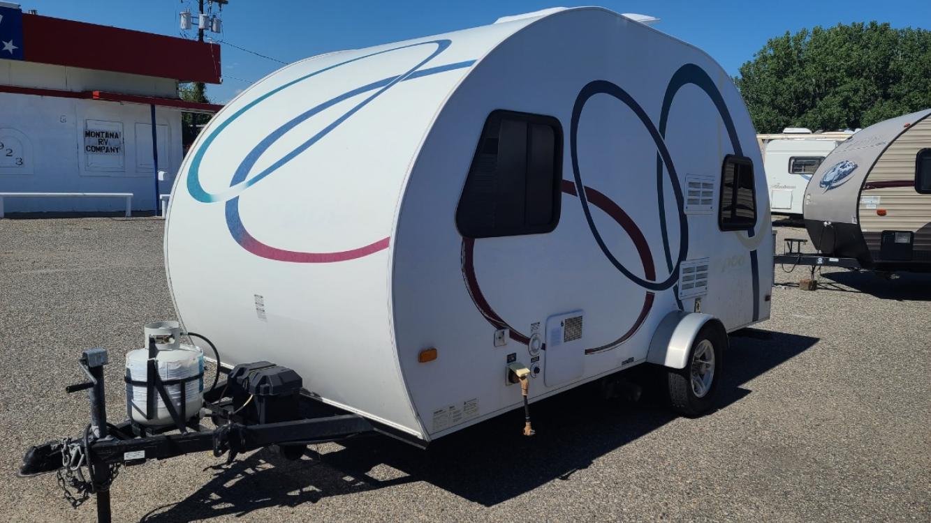 2010 White R Pod RP173 , located at 923 US HWY 87 E., Billings, MT, 59101, (406) 245-0456, 45.795788, -108.451881 - Dry weight of only 2,618 lb, SUV and half ton towable, single axle, A/C, full bath, shower, toilet, front queen bed, fully loaded. John it 406-208-0659 - Photo #1