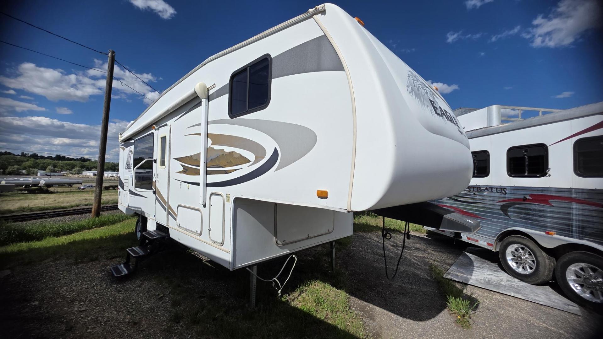 2008 White Jayco Eagle , located at 923 US HWY 87 E., Billings, MT, 59101, (406) 245-0456, 45.795788, -108.451881 - Very nice half-ton towable Jayco eagles superlight. 27.5 RKS, one super slide, rear kitchen, front queen walk around bed, A/C, hot water, furnace, auto awning, weighs 6,940 lb. John at 406-208 0659 - Photo#1