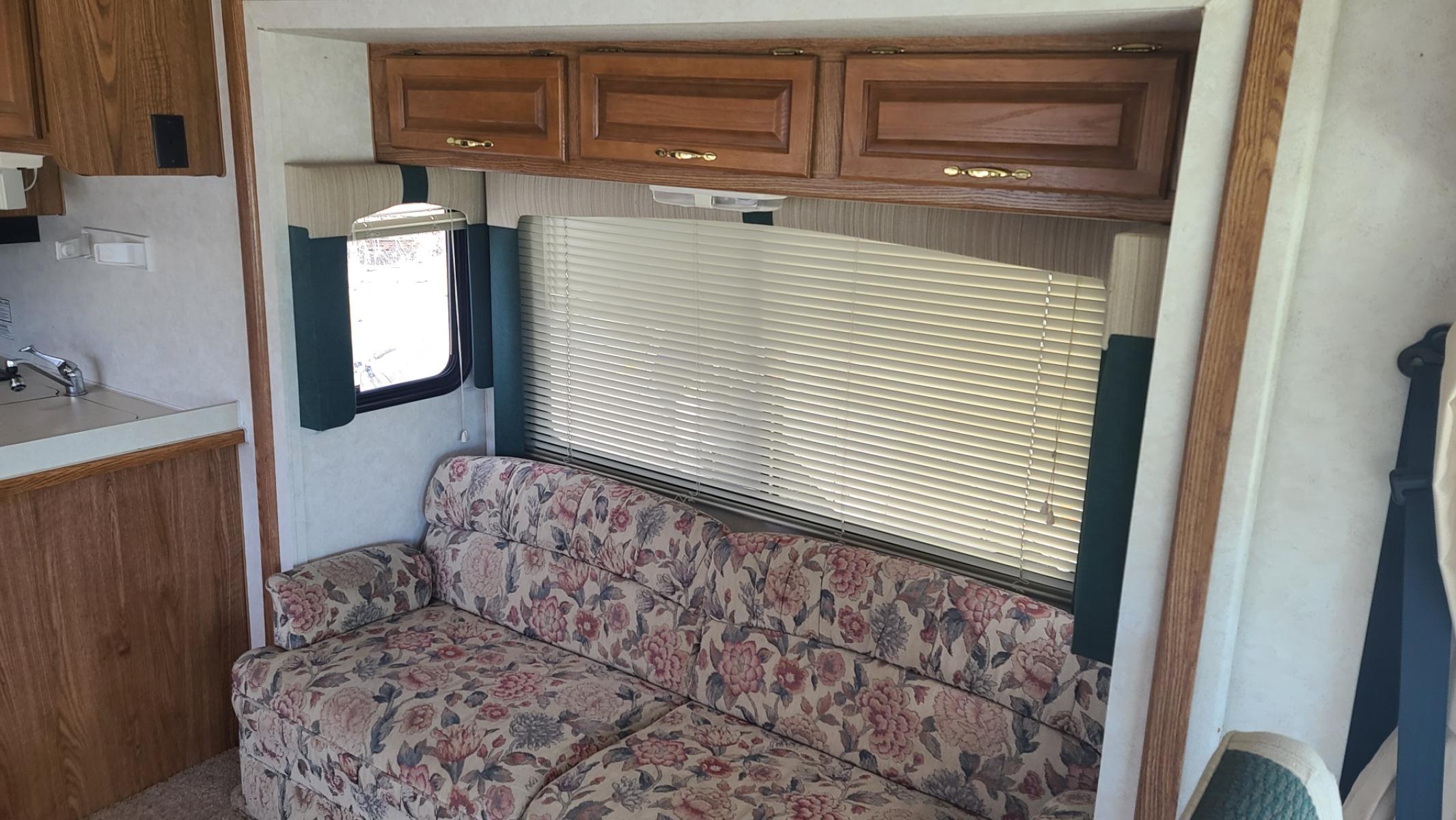 1999 White Thor Pinnacle , located at 923 US HWY 87 E., Billings, MT, 59101, (406) 245-0456, 45.795788, -108.451881 - Very nice 30 ft class A motorhome with only 63,000 mi and one slide. Booth dinette and jackknife couch both make into beds, backup camera, rear queen walk around bed, Ford Triton V10, could sleep 6, nice hall closet. John at 406-208-0659 - Photo #2