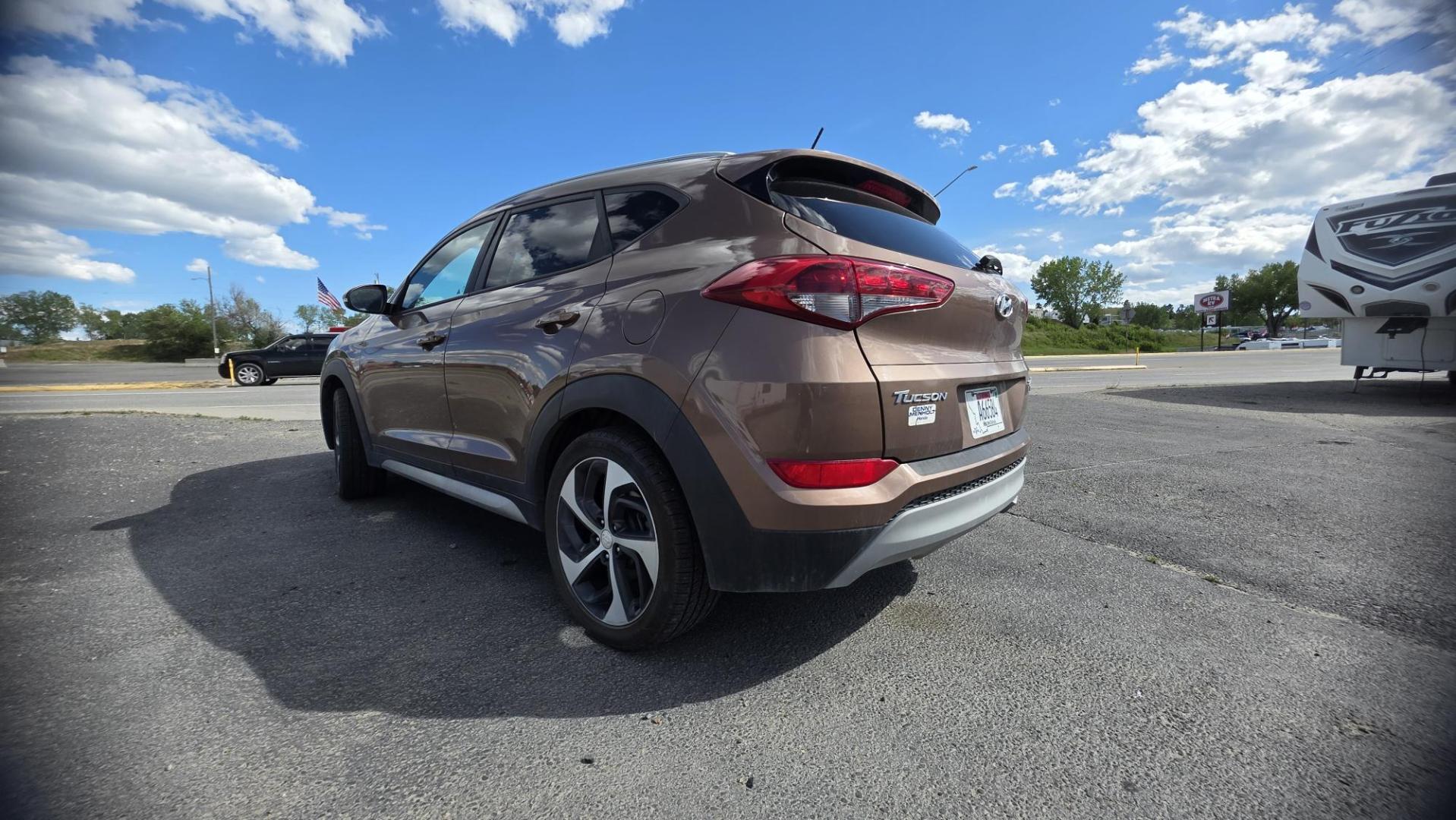 2017 Bronze Hyundai Tucson , located at 923 US HWY 87 E., Billings, MT, 59101, (406) 245-0456, 45.795788, -108.451881 - Photo#2