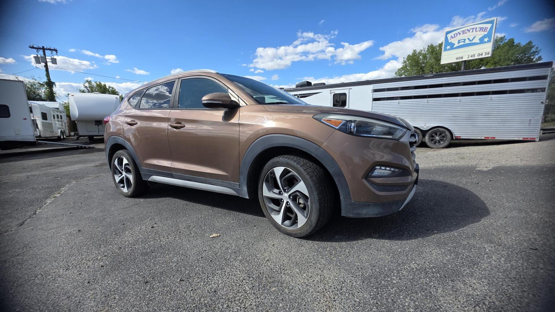 2017 Bronze Hyundai Tucson , located at 923 US HWY 87 E., Billings, MT, 59101, (406) 245-0456, 45.795788, -108.451881 - Photo#3