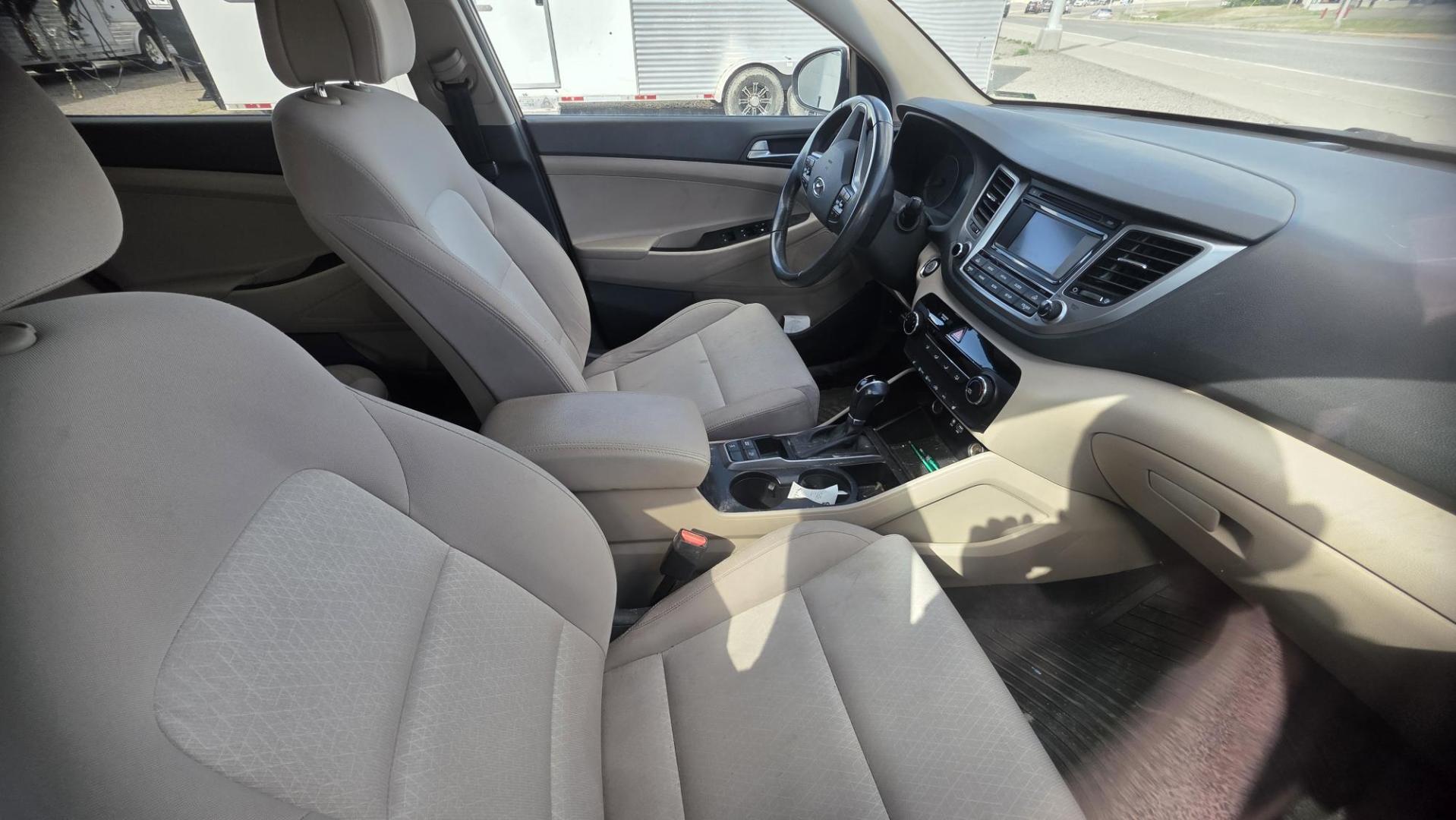 2017 Bronze Hyundai Tucson , located at 923 US HWY 87 E., Billings, MT, 59101, (406) 245-0456, 45.795788, -108.451881 - Photo#7