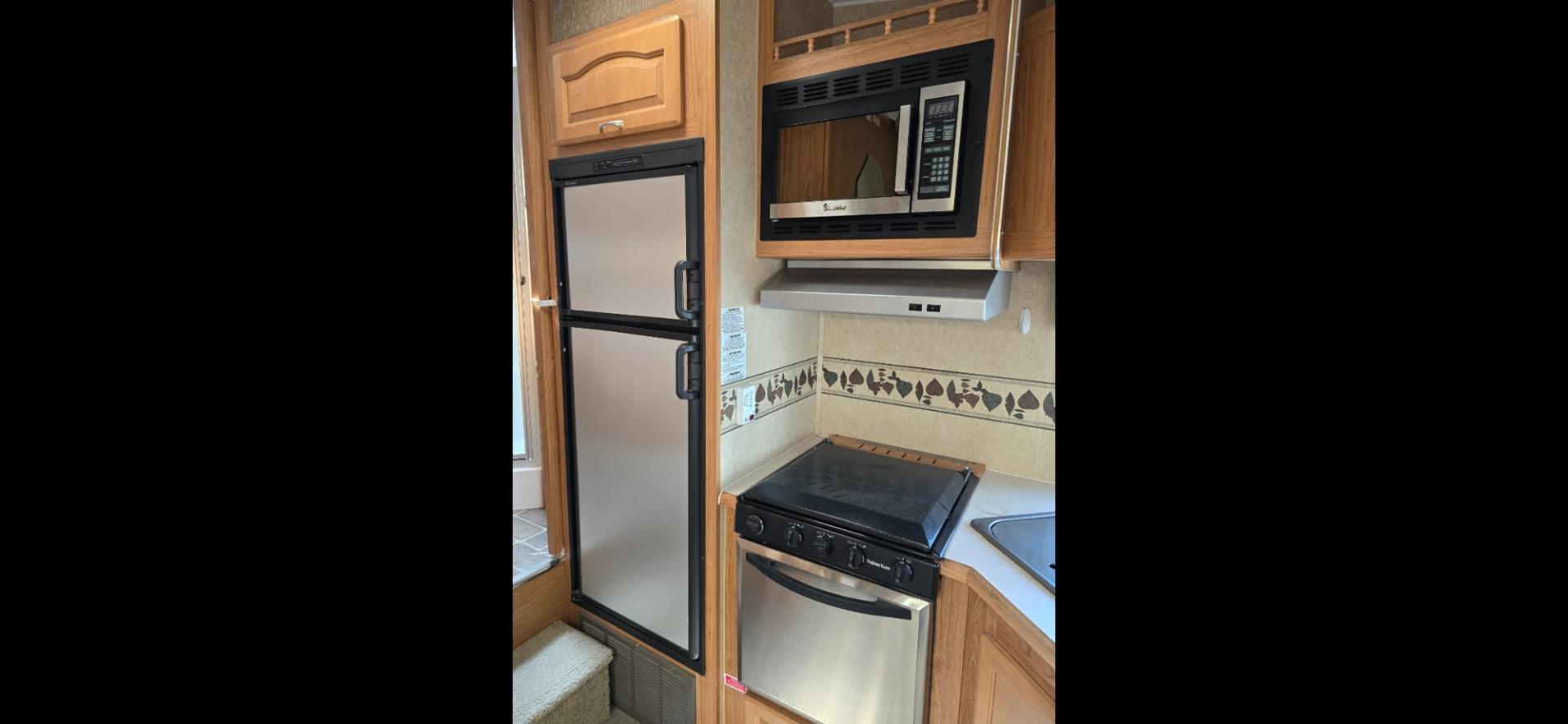 2007 White Forest River Wildcat , located at 923 US HWY 87 E., Billings, MT, 59101, (406) 245-0456, 45.795788, -108.451881 - Photo#7