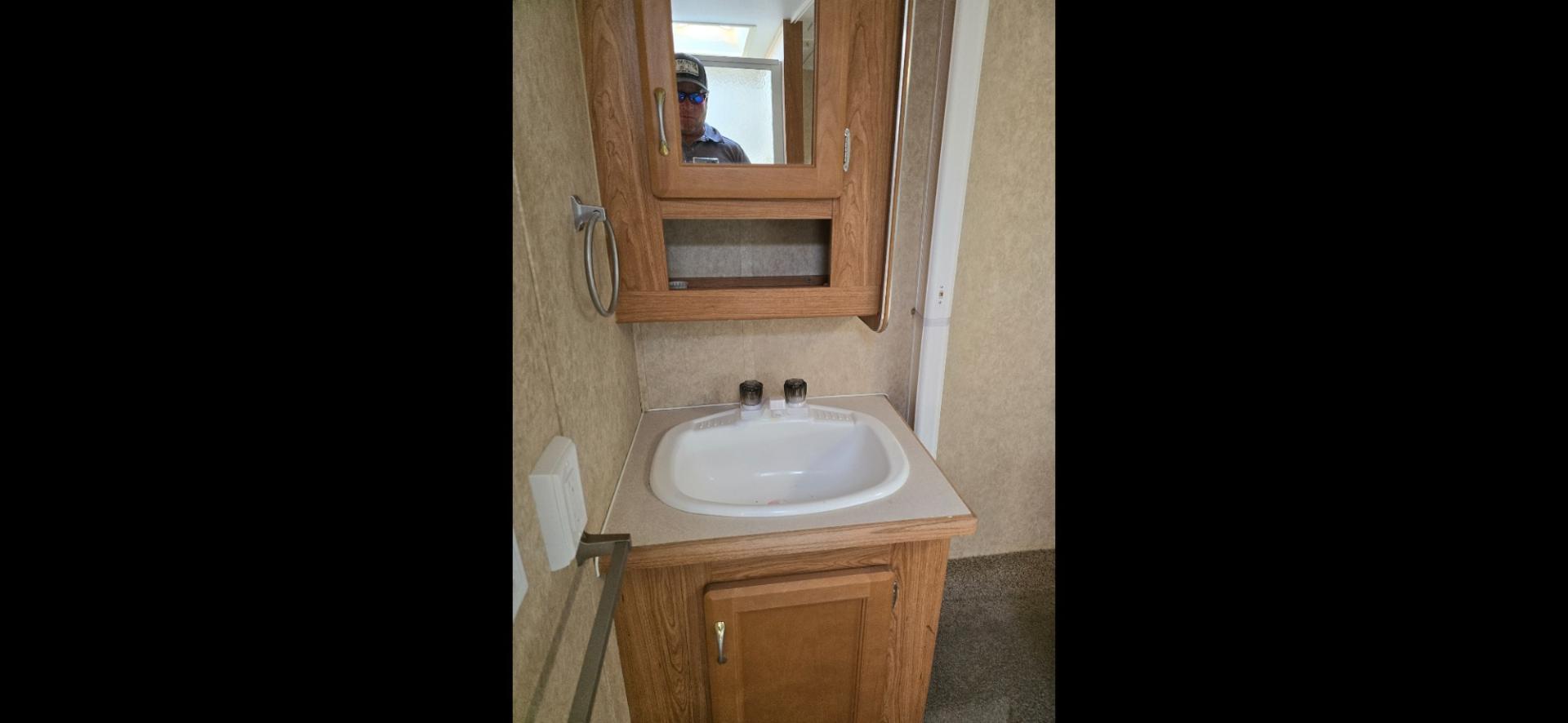 2007 White Forest River Wildcat , located at 923 US HWY 87 E., Billings, MT, 59101, (406) 245-0456, 45.795788, -108.451881 - Photo#9