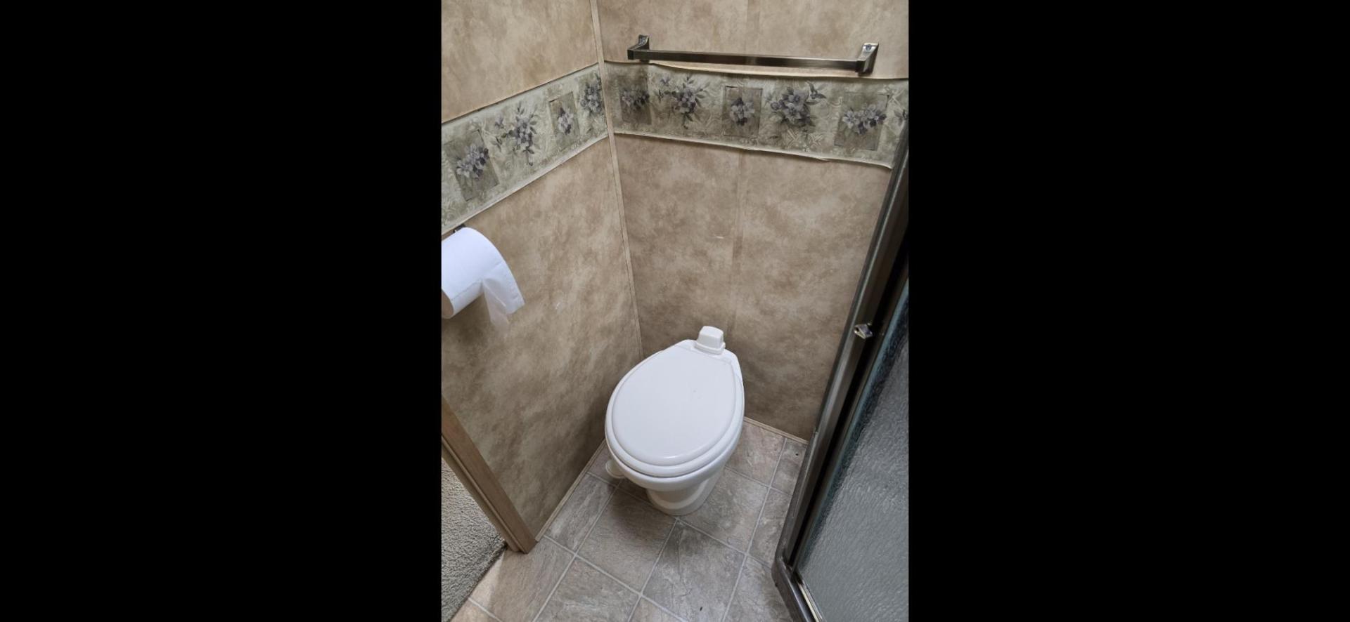 2006 White Keystone Challenger 34SAQ , located at 923 US HWY 87 E., Billings, MT, 59101, (406) 245-0456, 45.795788, -108.451881 - 2006 Keystone Challenger This is a gorgeous trailer. Located in Billings MT. 4 season Four slides, rear living room, front queen walk around bed, front designer closet, couch makes into a bed, could sleep four, washer and dryer hookups, a/c , hot water, furnace. WE CERTIFY OUR USED TRAILERS. Jo - Photo#11