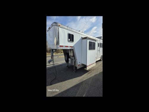 2003 FeatherLite 4 Horse w/LQ