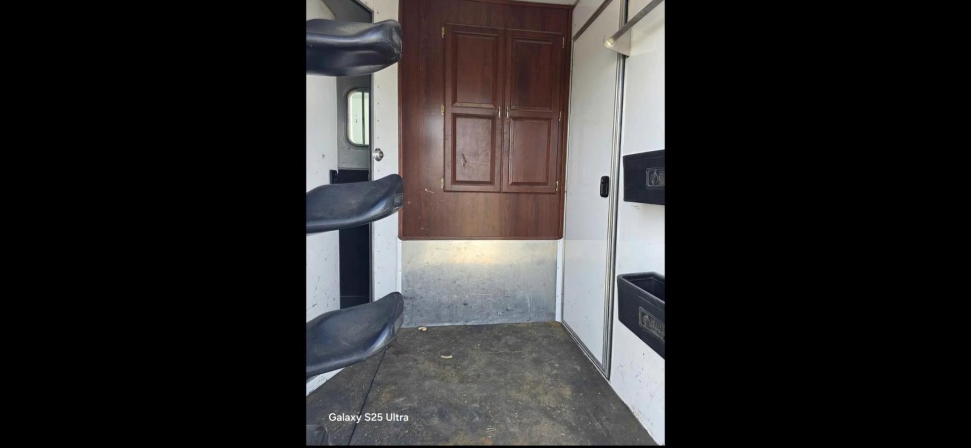 2003 White Feather Lite 4 Horse , located at 923 US HWY 87 E., Billings, MT, 59101, (406) 245-0456, 45.795788, -108.451881 - 2003 Feather Lite 4Horse LQ Located in Billings $33,900 2003 FeatherLite 4 horse 8 wide... huge mid tack... Slide... Onan 7k Generator w auto remote start... hay rack... 14ply 2020 tires 90%... dual auto front jacks... aluminum on aluminum.... no mangers w collapsible rear tack... rear ramp - Photo#14
