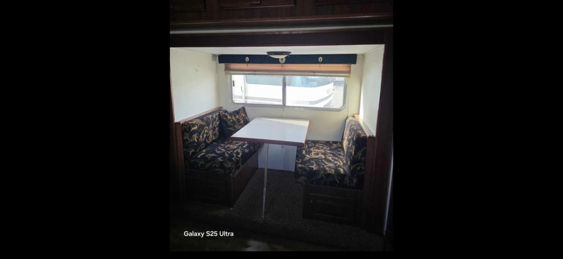 2003 White Feather Lite 4 Horse , located at 923 US HWY 87 E., Billings, MT, 59101, (406) 245-0456, 45.795788, -108.451881 - 2003 Feather Lite 4Horse LQ Located in Billings $33,900 2003 FeatherLite 4 horse 8 wide... huge mid tack... Slide... Onan 7k Generator w auto remote start... hay rack... 14ply 2020 tires 90%... dual auto front jacks... aluminum on aluminum.... no mangers w collapsible rear tack... rear ramp - Photo#6