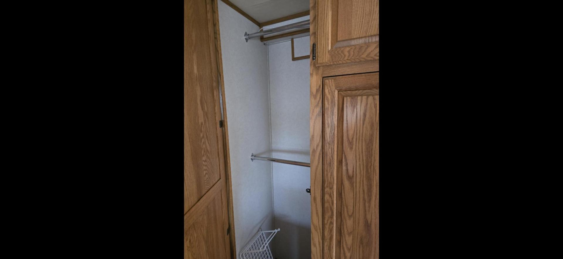 2003 White Feather Lite 3 Horse , located at 923 US HWY 87 E., Billings, MT, 59101, (406) 245-0456, 45.795788, -108.451881 - 2003 FeatherLite 3 Horse LQ w/slide Located in Billings MT. $41,900 DON'T MISS OUT ON THIS!!!! 16'8"LQ, 7'6" interior height, slants 36" wide, short side of tack 11', long side 13', 8' wide. Onan 7000 gen with only 1316 hours, mangers, leveling Jack front and rear, aluminum on aluminum rear r - Photo#12