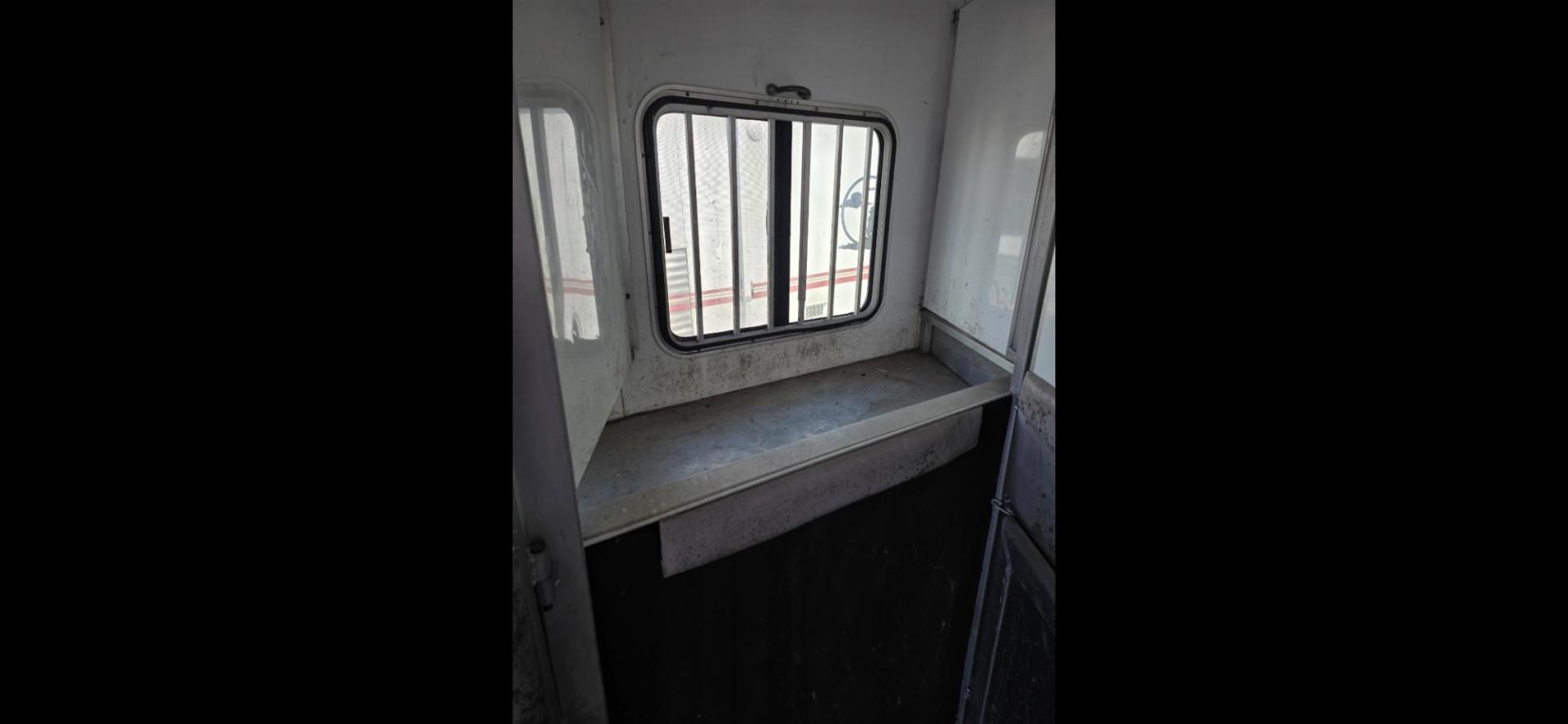 2013 Black Bison Traveler , located at 923 US HWY 87 E., Billings, MT, 59101, (406) 245-0456, 45.795788, -108.451881 - Photo#8