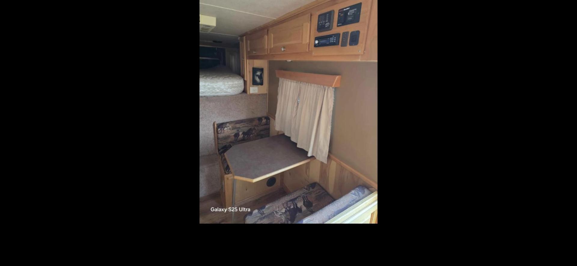 2007 White Classic Gold 4 ,,Horse , located at 923 US HWY 87 E., Billings, MT, 59101, (406) 245-0456, 45.795788, -108.451881 - 2007 Classic Gold 4 horse w/ LQ $25,900 Located in Billings MT 2007 Classic 4 horse Gold. 35' overall...28' box lenght. ..horse area 80" X 15'... interior Height 7'... Hay rack... generator... 7' wide ... mangers... rear tack.... 10ft short wall... full bath shower toilet... ac.. forced air - Photo#8