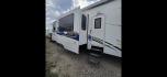 2010 White Keystone Raptor 3912 , located at 923 US HWY 87 E., Billings, MT, 59101, (406) 245-0456, 45.795788, -108.451881 - Photo#3