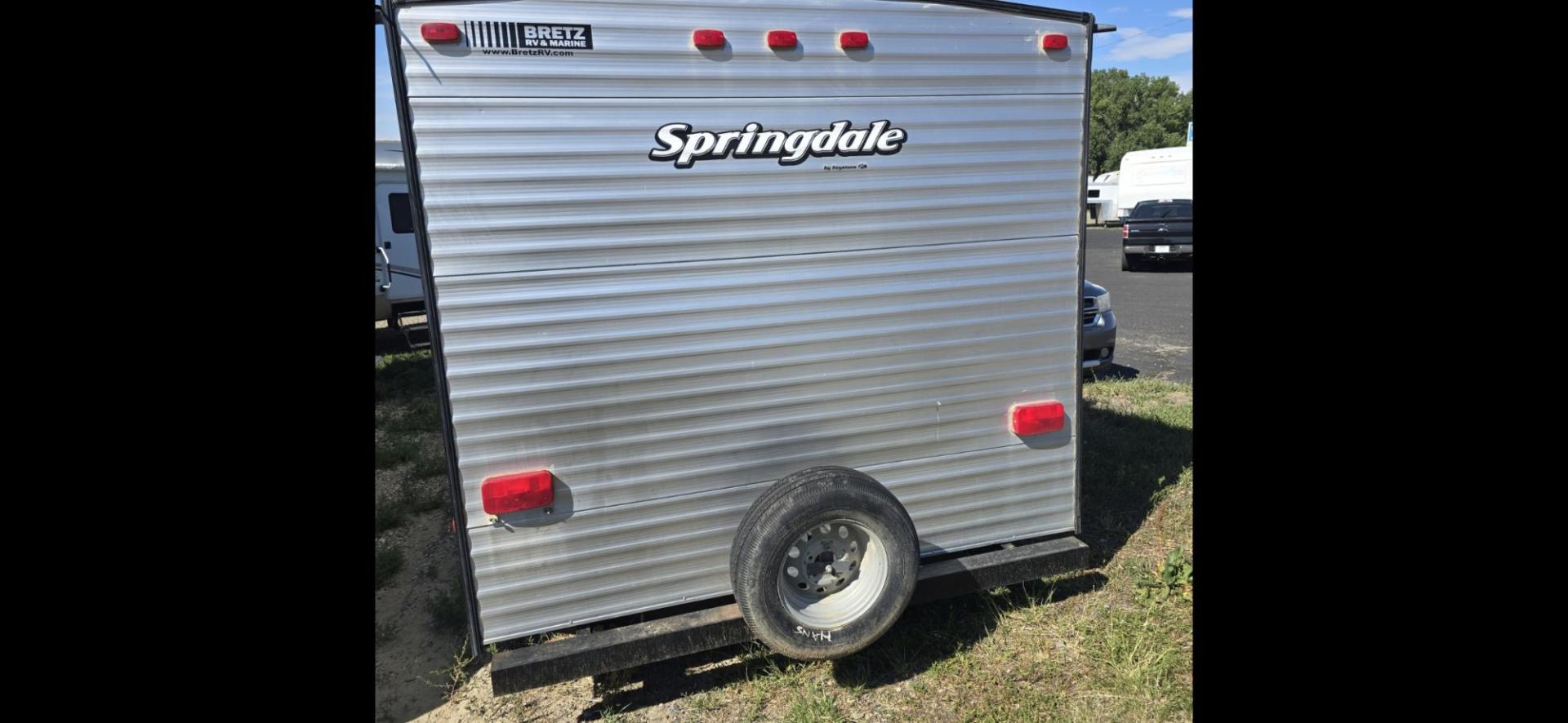 2017 White Keystone Springdale , located at 923 US HWY 87 E., Billings, MT, 59101, (406) 245-0456, 45.795788, -108.451881 - Photo#2