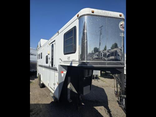 2004 Sundowner 727 3Horse Slant w/LQ