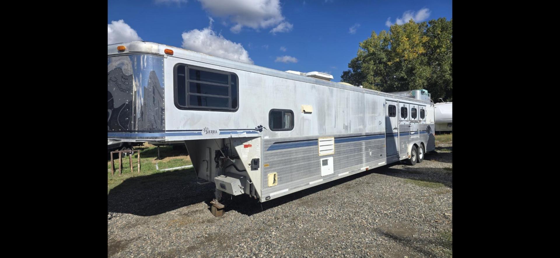 1998 White Sundowner Sunlite , located at 923 US HWY 87 E., Billings, MT, 59101, (406) 245-0456, 45.795788, -108.451881 - Photo#1