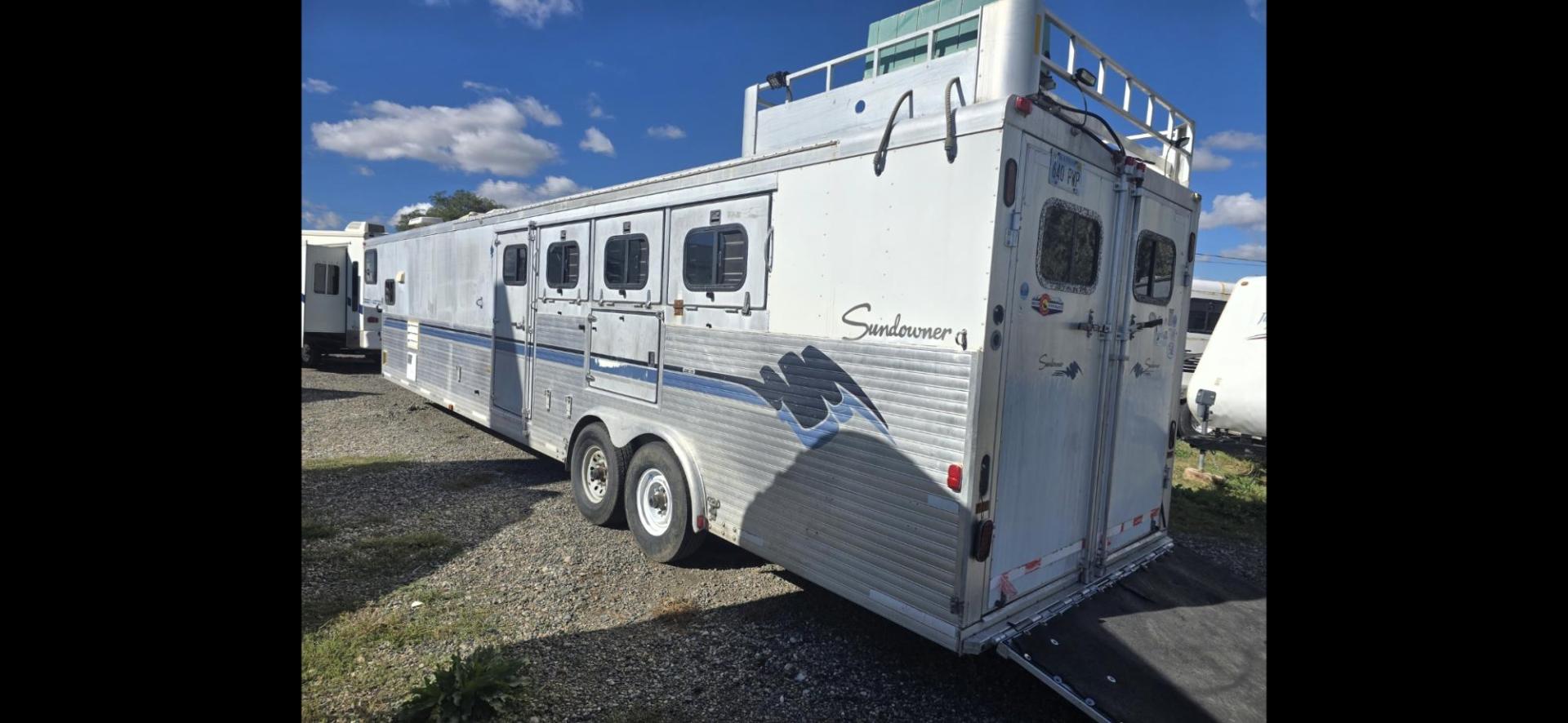 1998 White Sundowner Sunlite , located at 923 US HWY 87 E., Billings, MT, 59101, (406) 245-0456, 45.795788, -108.451881 - Photo#3