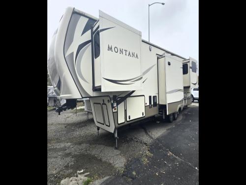 2018 Montana 5 Slides 5th wheel