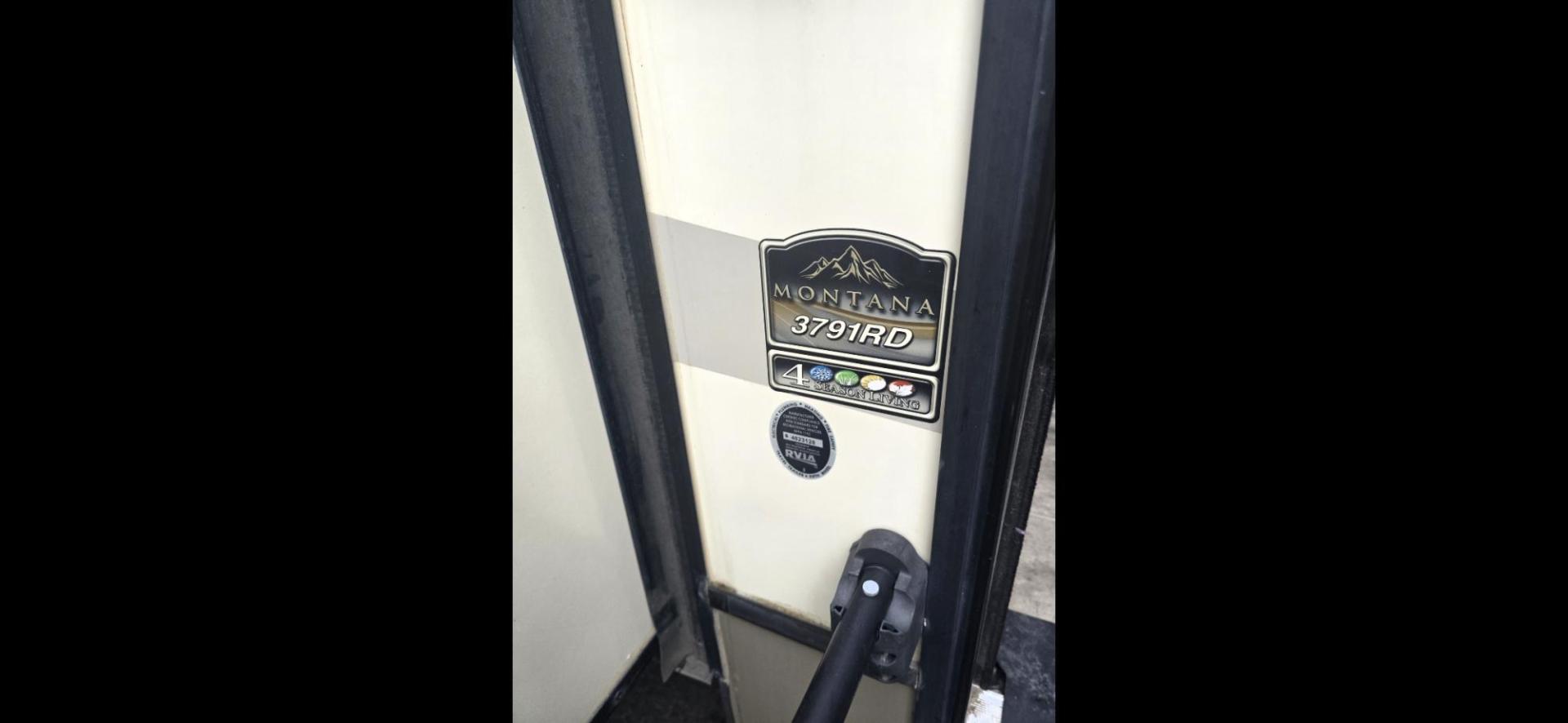 2018 Tan Keystone Montana , located at 923 US HWY 87 E., Billings, MT, 59101, (406) 245-0456, 45.795788, -108.451881 - 2018 Keystone Montana HOME AWAY FROM HOME-- Like New!!! 2018 Montana 3791RD with five slides, 4 season,1 owner, 40' long. Two ducted a/c's, auto leveling, 10 gallon gas dsi water heater, rear den, front king bed, front designer closet, washer dryer combo, fireplace, double door fridge and freezer, - Photo#4