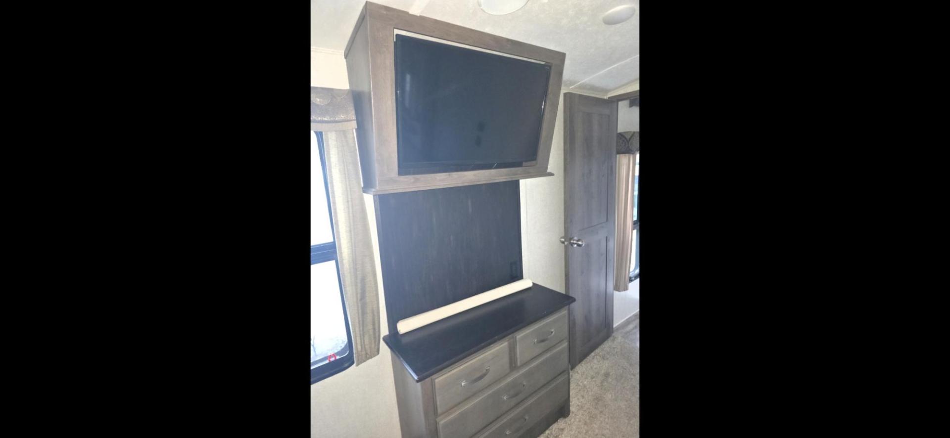 2018 Tan Keystone Montana , located at 923 US HWY 87 E., Billings, MT, 59101, (406) 245-0456, 45.795788, -108.451881 - 2018 Keystone Montana HOME AWAY FROM HOME-- Like New!!! 2018 Montana 3791RD with five slides, 4 season,1 owner, 40' long. Two ducted a/c's, auto leveling, 10 gallon gas dsi water heater, rear den, front king bed, front designer closet, washer dryer combo, fireplace, double door fridge and freezer, - Photo#14