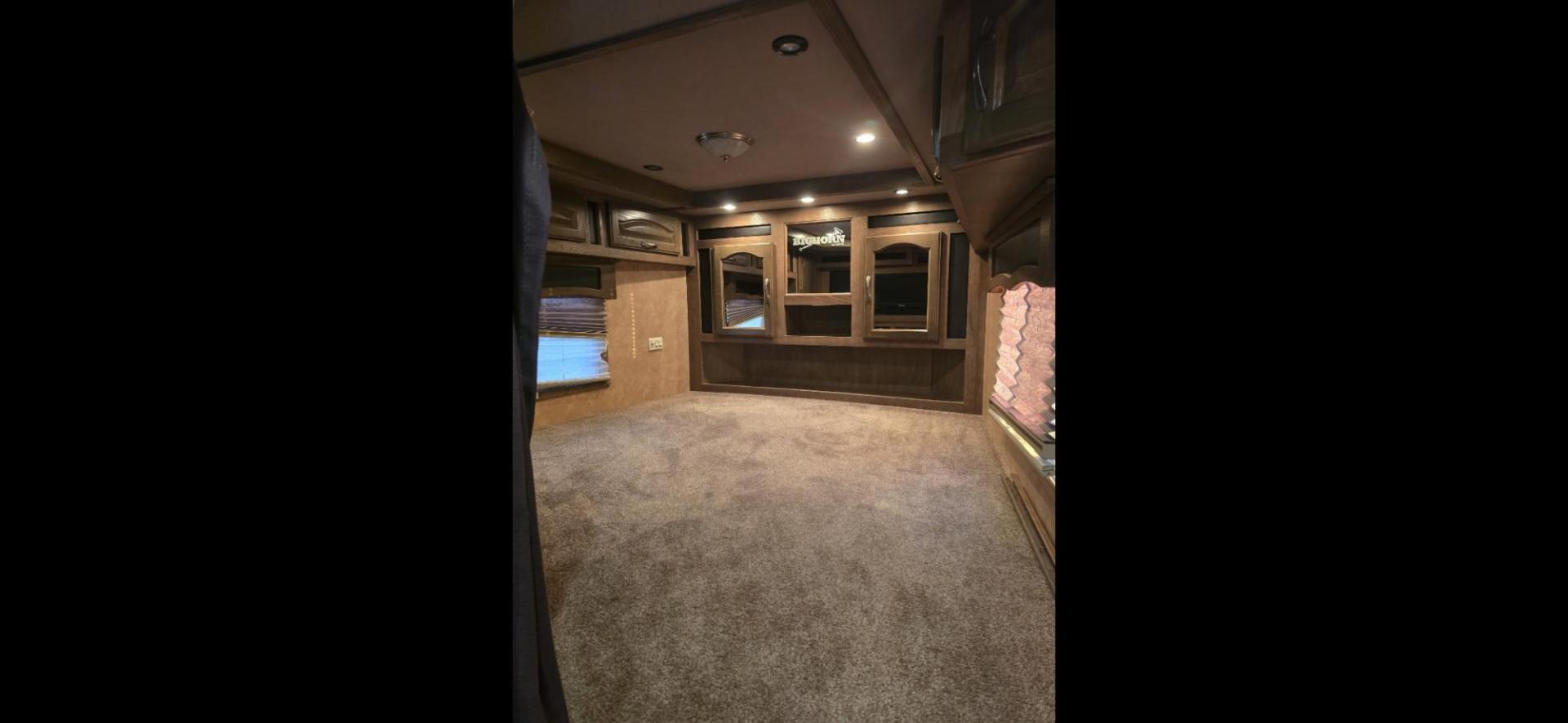 2011 White Lakota Big Horn , located at 923 US HWY 87 E., Billings, MT, 59101, (406) 245-0456, 45.795788, -108.451881 - 2011 Lakota Big Horn 8416 2011 Lakota Big Horn 4 Horse slant with super slide Located in Billings MT $55,900 This is such a nice trailer!!! 42' overall, empty weight 11,475 lbs, 8' wide, 16' LQ. Super slide, front Queen bed, Jackknife couch and booth dinette both make into beds. Could - Photo#10