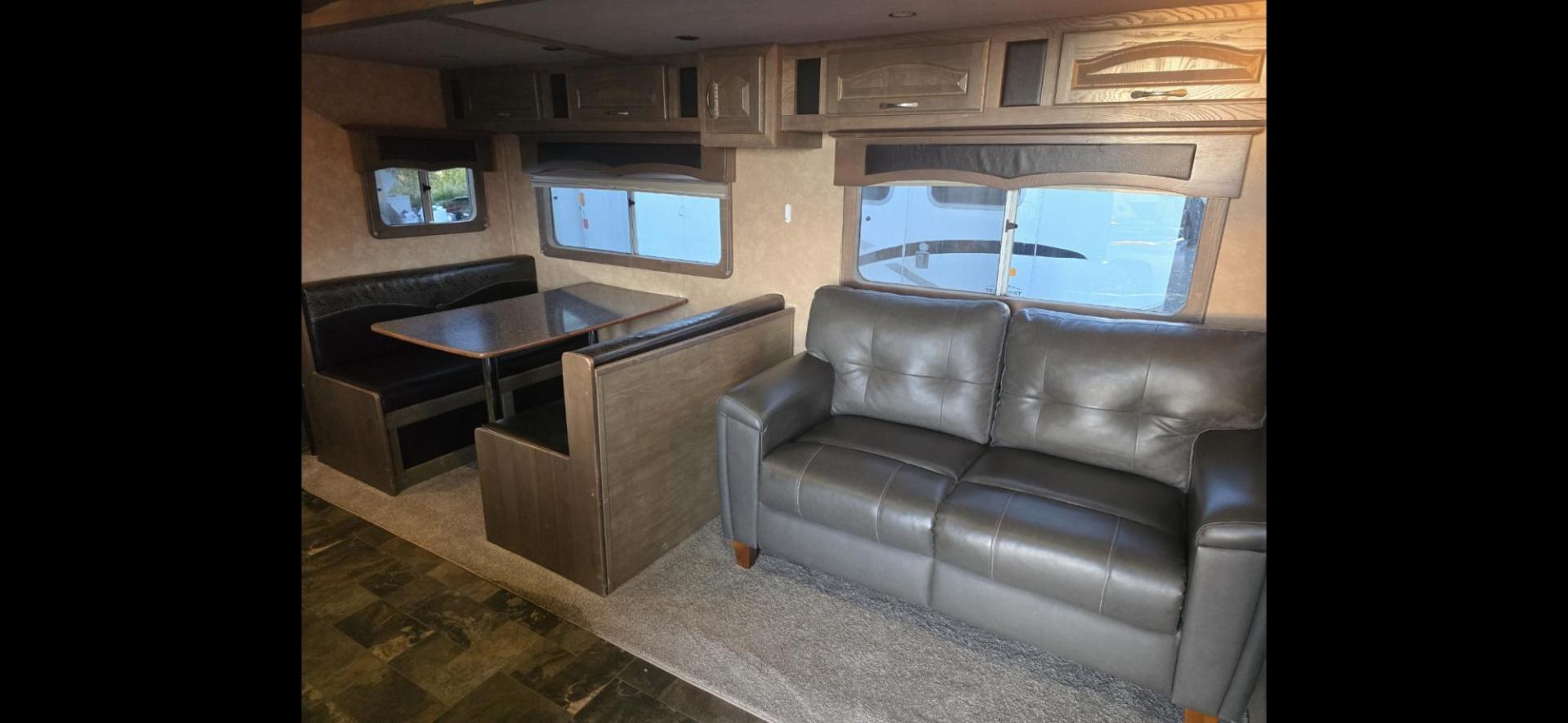 2011 White Lakota Big Horn , located at 923 US HWY 87 E., Billings, MT, 59101, (406) 245-0456, 45.795788, -108.451881 - 2011 Lakota Big Horn 8416 2011 Lakota Big Horn 4 Horse slant with super slide Located in Billings MT $55,900 This is such a nice trailer!!! 42' overall, empty weight 11,475 lbs, 8' wide, 16' LQ. Super slide, front Queen bed, Jackknife couch and booth dinette both make into beds. Could - Photo#13