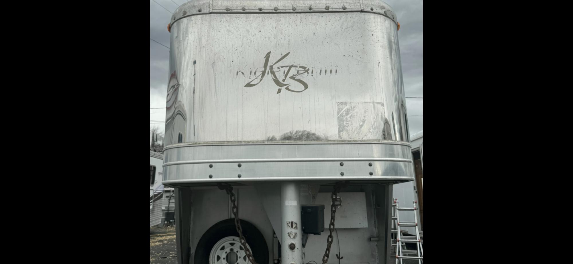 photo of 2003 Kiefer Gensis S3120 3 Horse LQ