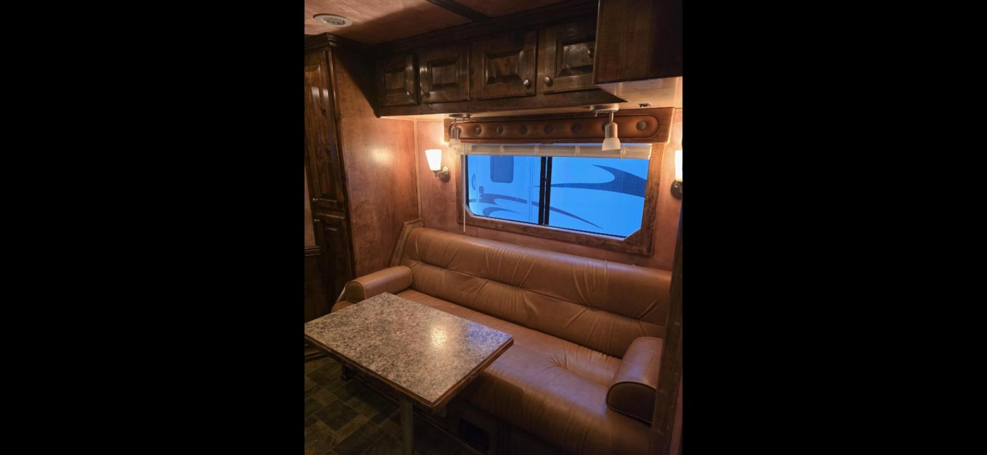 2007 Silver Hart U3HG , located at 923 US HWY 87 E., Billings, MT, 59101, (406) 245-0456, 45.795788, -108.451881 - 2007 HART U3HG Outlaw Conversion 3 Horse Slant Located in Billings MT $38,900 This is a gorgeous 3 horse slant with the Outlaw Conversion Package. Overall length is 33' 10", floor 26', shortwall 11', rear tack 4'6", 8' wide, 7'4" tall. Aluminum on aluminum, full fridge, hay rack, rear ramp, mang - Photo#11