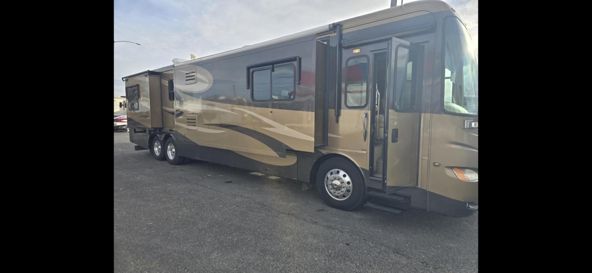 2009 Brown Newmar Ventana , located at 923 US HWY 87 E., Billings, MT, 59101, (406) 245-0456, 45.795788, -108.451881 - 2009 Newmar Ventana 4333 Diesel Pusher Located in Billings MT $54,900 This is an absolutely gorgeous Class A 43' Diesel Pusher Motorhome with 4 slides and $10,000 Watt Onan Generator. 360 HSP Cummins, 6 speed allison tranny, Spartin chassis, Toyota tires at 90%, full body paint, 3 A/C's, on - Photo#0
