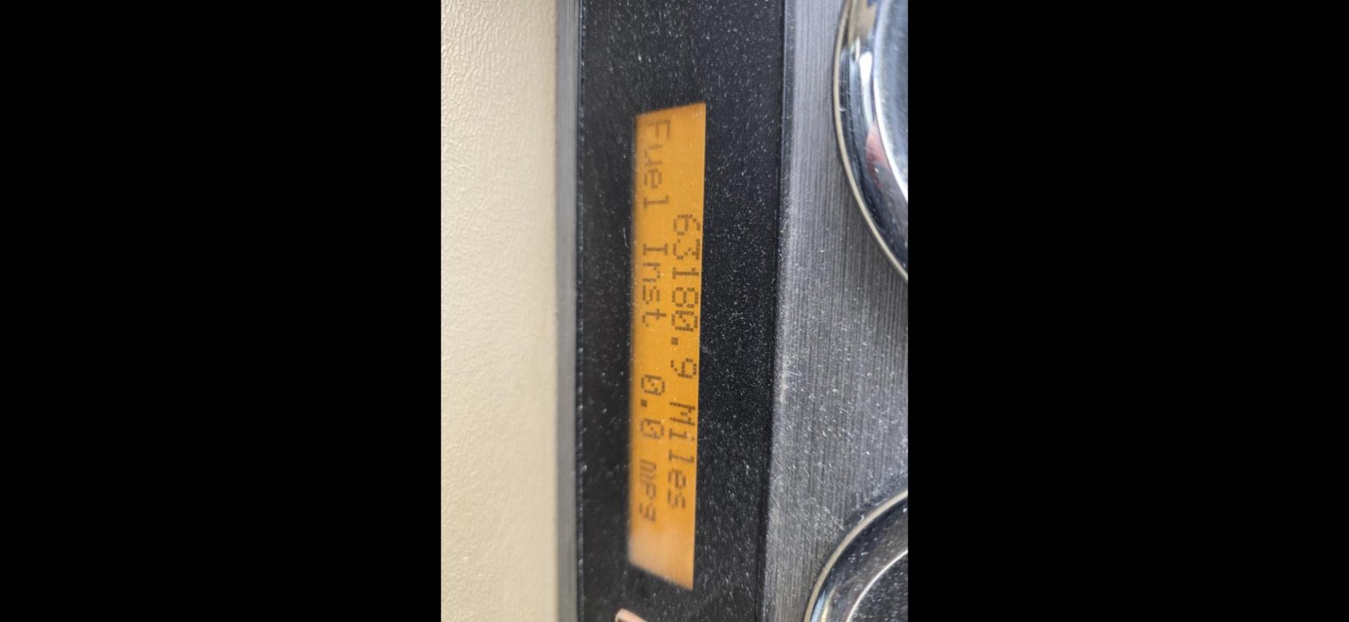 2009 Brown Newmar Ventana , located at 923 US HWY 87 E., Billings, MT, 59101, (406) 245-0456, 45.795788, -108.451881 - 2009 Newmar Ventana 4333 Diesel Pusher Located in Billings MT $54,900 This is an absolutely gorgeous Class A 43' Diesel Pusher Motorhome with 4 slides and $10,000 Watt Onan Generator. 360 HSP Cummins, 6 speed allison tranny, Spartin chassis, Toyota tires at 90%, full body paint, 3 A/C's, on - Photo#10