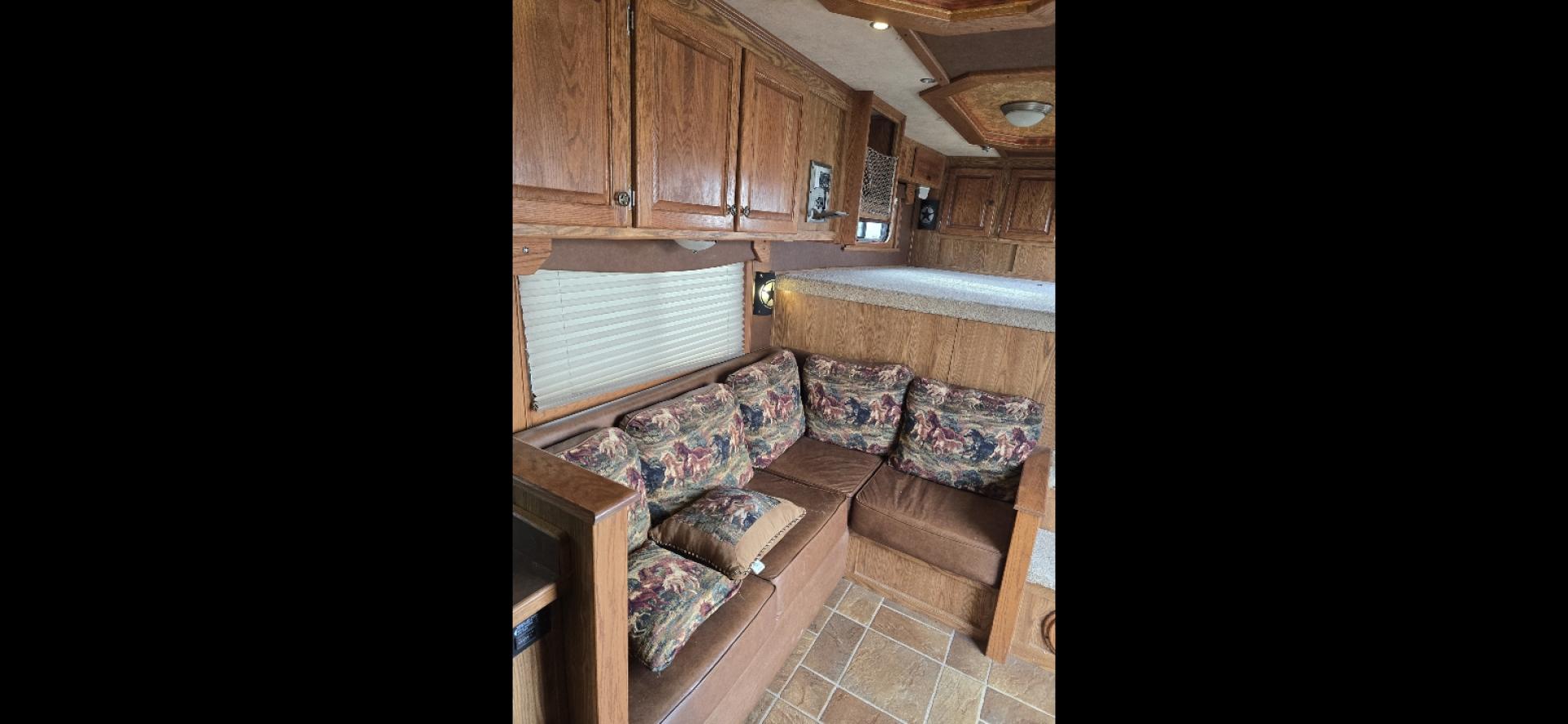 2006 White Exiss 3 Horse LQ , located at 923 US HWY 87 E., Billings, MT, 59101, (406) 245-0456, 45.795788, -108.451881 - Photo#6