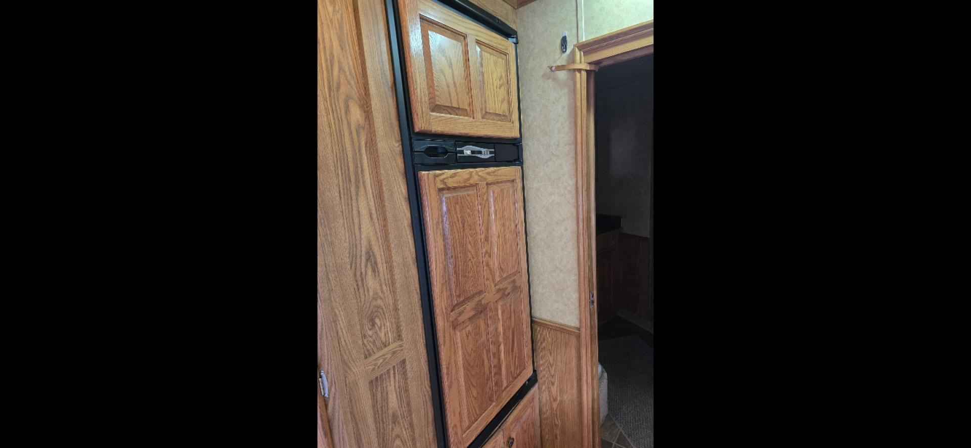 2006 White Exiss 3 Horse LQ , located at 923 US HWY 87 E., Billings, MT, 59101, (406) 245-0456, 45.795788, -108.451881 - Photo#11