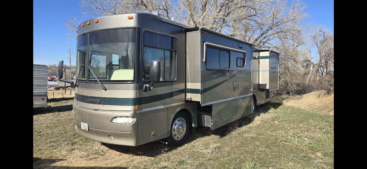 photo of 2004 Winnebago Journey DIesel Pusher 