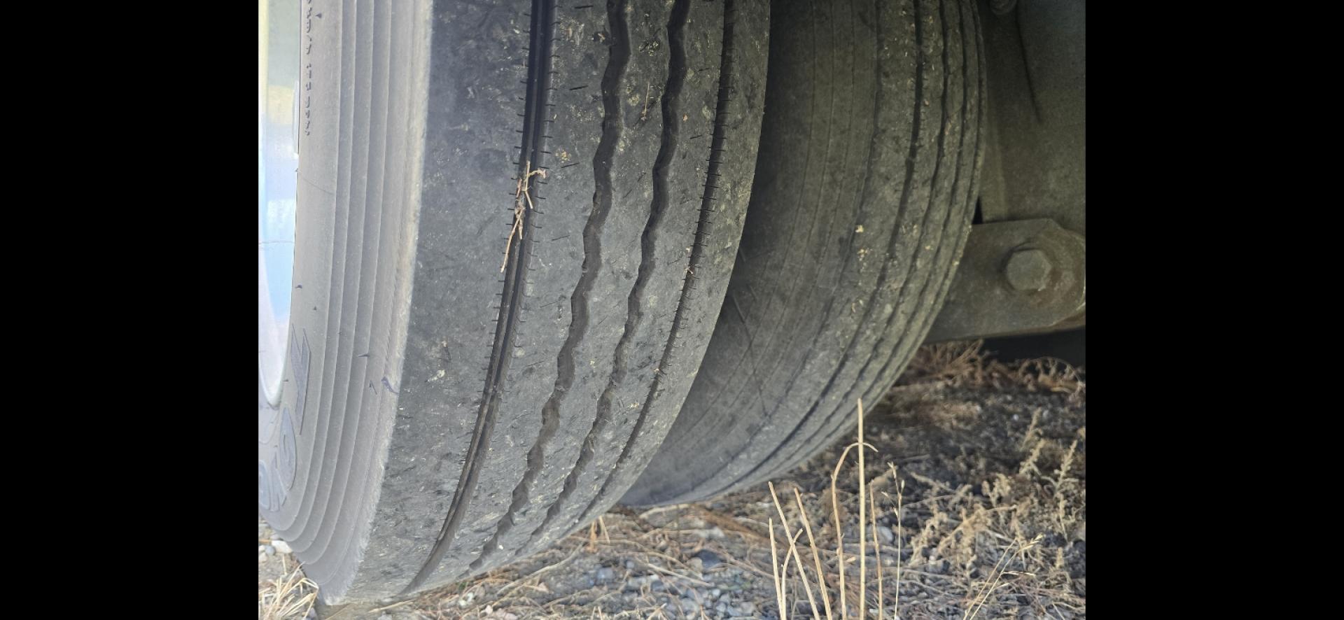 2004 Brown Winnebago Journey , located at 923 US HWY 87 E., Billings, MT, 59101, (406) 245-0456, 45.795788, -108.451881 - 2004 Winnebago Journey 34H Located in Billings MT $41,900 READY TO GO!!!! Nice 34' class A motor home with two slides, model 34H, 330 hsp cat diesel pusher, freightliner chassis, full body paint, 50,461 miles, wired for towing, backup camera, leveling jacks, four season, tires like new. WE C - Photo#4