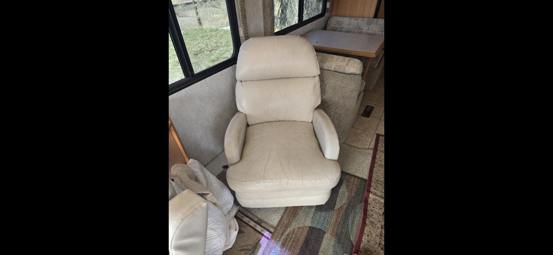 2004 Brown Winnebago Journey , located at 923 US HWY 87 E., Billings, MT, 59101, (406) 245-0456, 45.795788, -108.451881 - 2004 Winnebago Journey 34H Located in Billings MT $41,900 READY TO GO!!!! Nice 34' class A motor home with two slides, model 34H, 330 hsp cat diesel pusher, freightliner chassis, full body paint, 50,461 miles, wired for towing, backup camera, leveling jacks, four season, tires like new. WE C - Photo#9