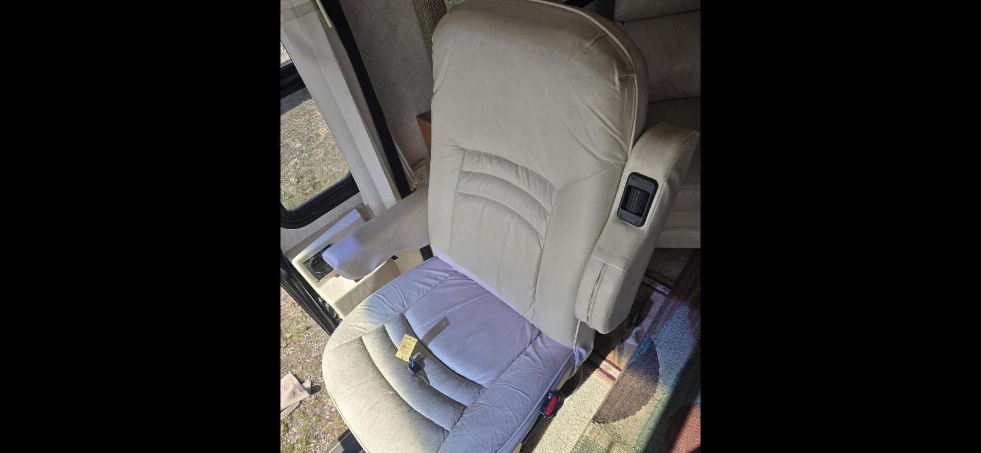 2004 Brown Winnebago Journey , located at 923 US HWY 87 E., Billings, MT, 59101, (406) 245-0456, 45.795788, -108.451881 - 2004 Winnebago Journey 34H Located in Billings MT $41,900 READY TO GO!!!! Nice 34' class A motor home with two slides, model 34H, 330 hsp cat diesel pusher, freightliner chassis, full body paint, 50,461 miles, wired for towing, backup camera, leveling jacks, four season, tires like new. WE C - Photo#8