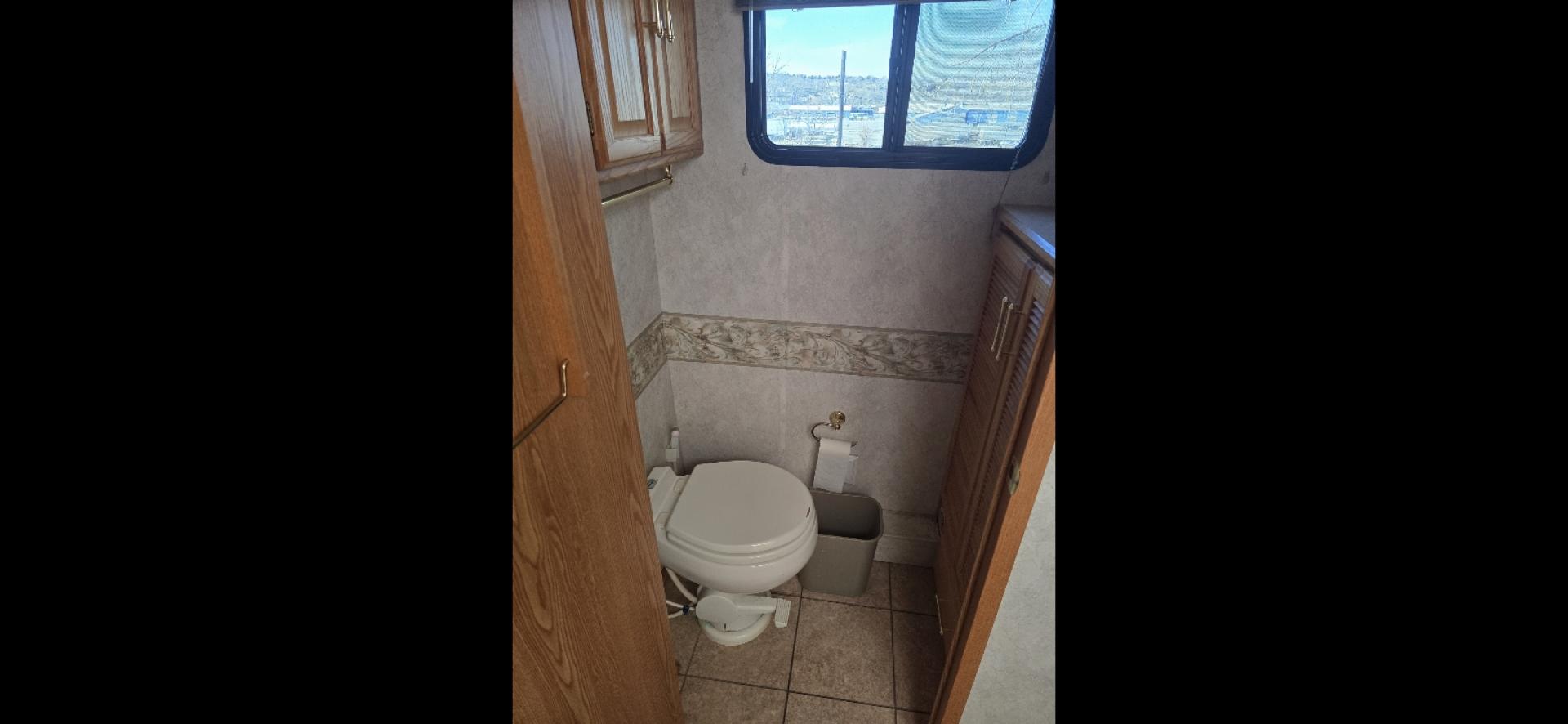 2004 Brown Winnebago Journey , located at 923 US HWY 87 E., Billings, MT, 59101, (406) 245-0456, 45.795788, -108.451881 - 2004 Winnebago Journey 34H Located in Billings MT $41,900 READY TO GO!!!! Nice 34' class A motor home with two slides, model 34H, 330 hsp cat diesel pusher, freightliner chassis, full body paint, 50,461 miles, wired for towing, backup camera, leveling jacks, four season, tires like new. WE C - Photo#14