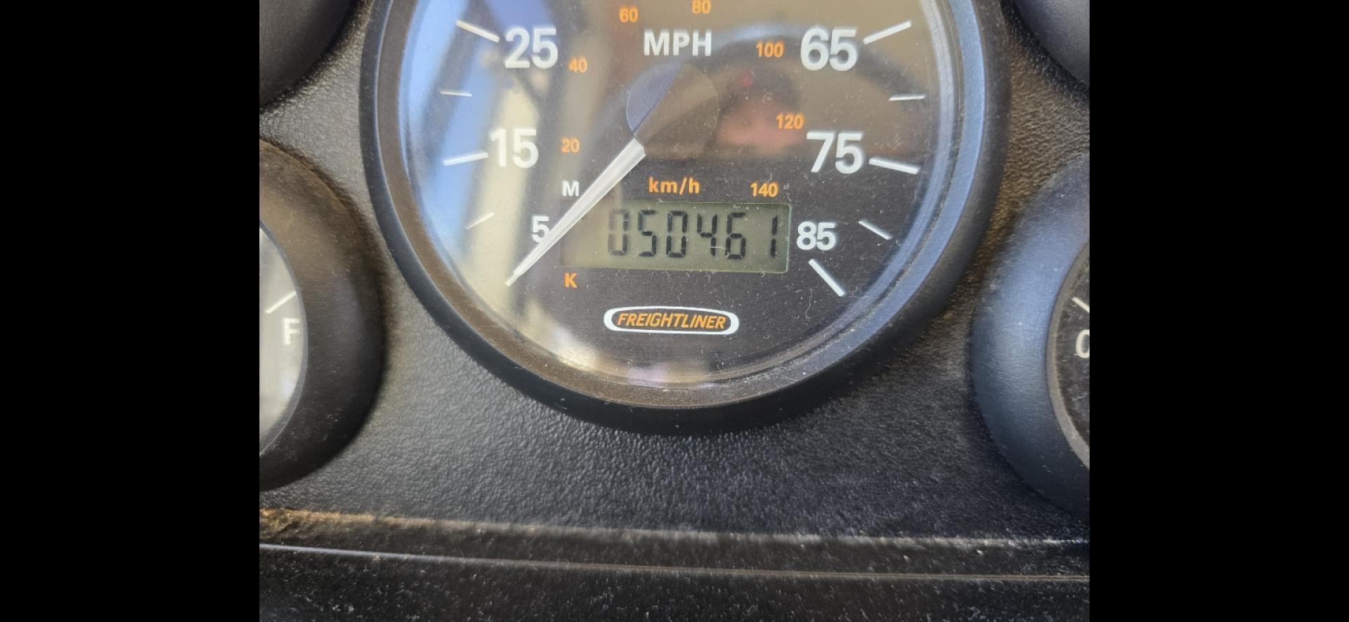 2004 Brown Winnebago Journey , located at 923 US HWY 87 E., Billings, MT, 59101, (406) 245-0456, 45.795788, -108.451881 - 2004 Winnebago Journey 34H Located in Billings MT $41,900 READY TO GO!!!! Nice 34' class A motor home with two slides, model 34H, 330 hsp cat diesel pusher, freightliner chassis, full body paint, 50,461 miles, wired for towing, backup camera, leveling jacks, four season, tires like new. WE C - Photo#18