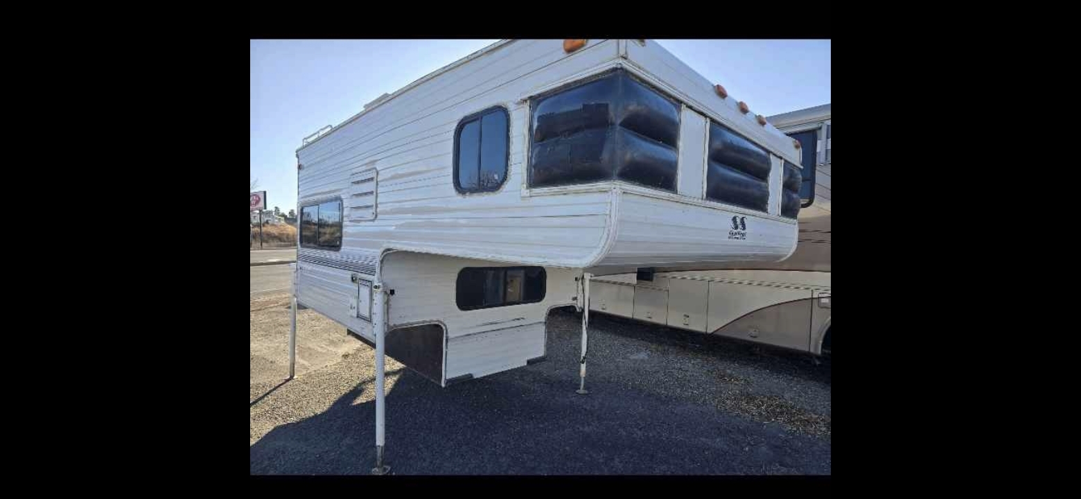 photo of 2003 S&S Bitterroot 85C 8' Slide In