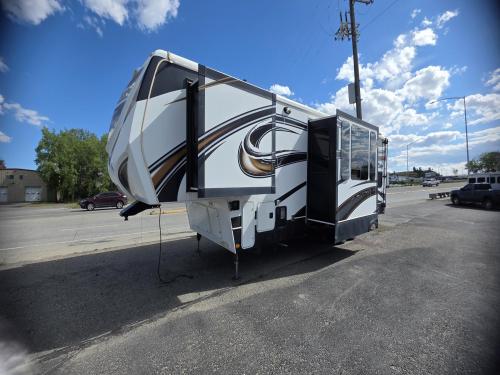 2013 Keystone Fuzion 5th toy hauler