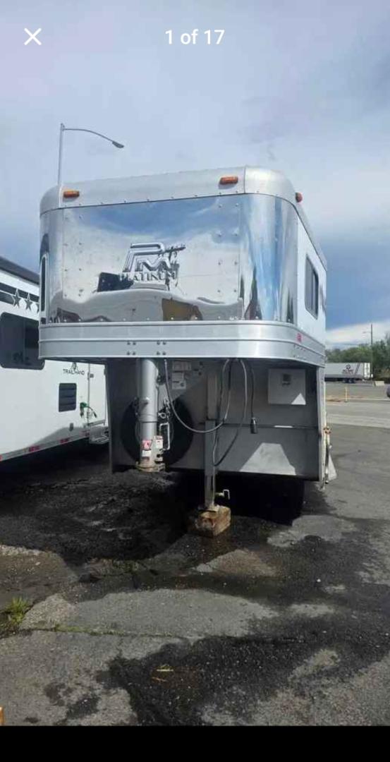2018 White Platinum 3 Horse LQ , located at 923 US HWY 87 E., Billings, MT, 59101, (406) 245-0456, 45.795788, -108.451881 - 2018 Platinum 3 horse Located in Billings MT $34,900 2018 Platinum 3 horse... aluminum on aluminum...7' 5" wide.... hay rack... fold down windows front side... escape door... Huge mid tack... front dressing room... werm flooring... new tires... 20ft floor... overall 28 ft... inside height 7ft - Photo#0