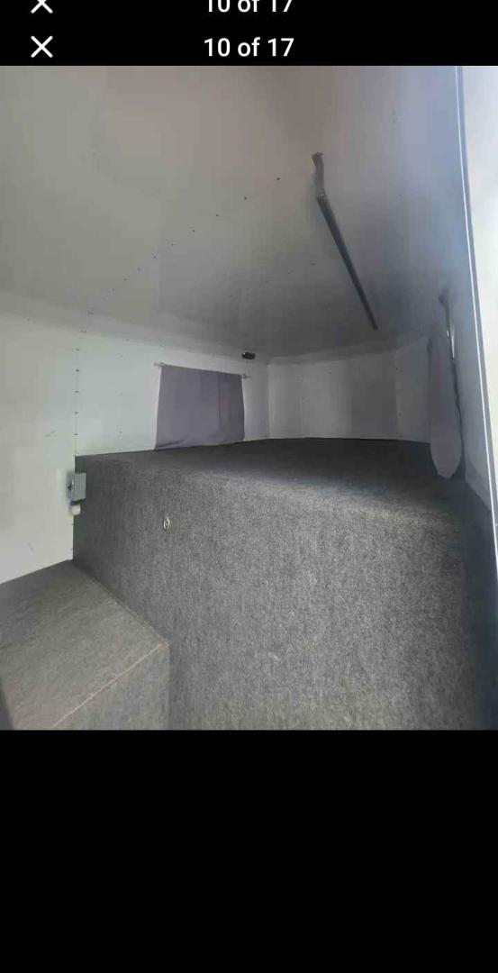 2018 White Platinum 3 Horse LQ , located at 923 US HWY 87 E., Billings, MT, 59101, (406) 245-0456, 45.795788, -108.451881 - 2018 Platinum 3 horse Located in Billings MT $34,900 2018 Platinum 3 horse... aluminum on aluminum...7' 5" wide.... hay rack... fold down windows front side... escape door... Huge mid tack... front dressing room... werm flooring... new tires... 20ft floor... overall 28 ft... inside height 7ft - Photo#9