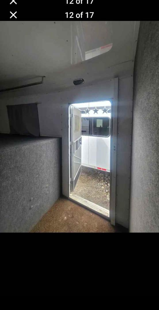 2018 White Platinum 3 Horse LQ , located at 923 US HWY 87 E., Billings, MT, 59101, (406) 245-0456, 45.795788, -108.451881 - 2018 Platinum 3 horse Located in Billings MT $34,900 2018 Platinum 3 horse... aluminum on aluminum...7' 5" wide.... hay rack... fold down windows front side... escape door... Huge mid tack... front dressing room... werm flooring... new tires... 20ft floor... overall 28 ft... inside height 7ft - Photo#11