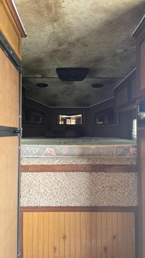 2011 White Trails West 4 Horse LQ , located at 923 US HWY 87 E., Billings, MT, 59101, (406) 245-0456, 45.795788, -108.451881 - 2011 Trails West 4 Horse LQ Located in Billings MT $29,900 This is a really nice 7' wide, 4 horse slant, with 12' living quarters. Inside is built for warm bloods at 8'8" high and length from chest to butt is 82". It has mangers, drop down windows in front, water tank, rear swing out saddle ra - Photo#10