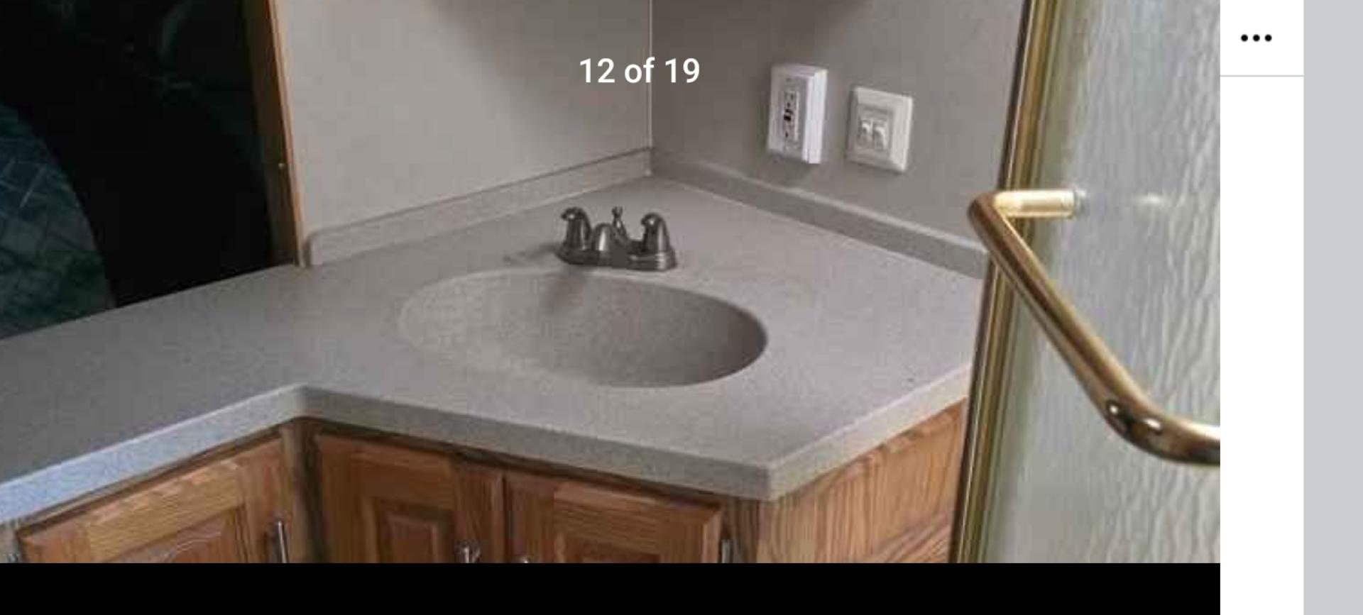 2002 Tan Holiday Rambler , located at 923 US HWY 87 E., Billings, MT, 59101, (406) 245-0456, 45.795788, -108.451881 - Photo#11