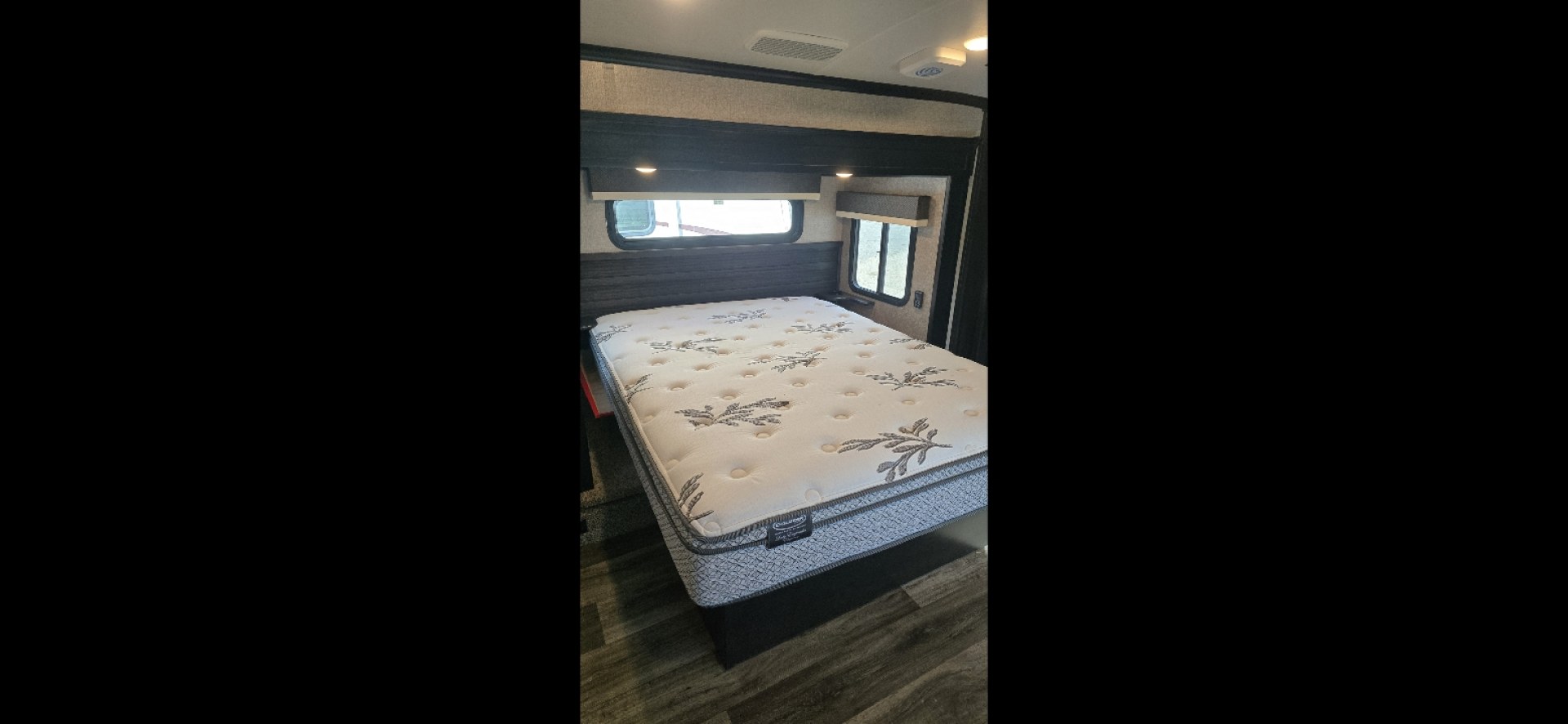 2021 Brown Jayco Pinnacle , located at 923 US HWY 87 E., Billings, MT, 59101, (406) 245-0456, 45.795788, -108.451881 - 2021 Jayco Pinnacle 32RLTS Located in Billings MT $49,900 WOW HOME AWAY FROM HOME-- 3 slides, 32', king size bed platform, full body paint. Heated and enclosed under belly, dual A/C's, auto seek satellite dish, onan 5500LP generator, washer dryer hookups, central vac, solid surface counter to- Photo#17