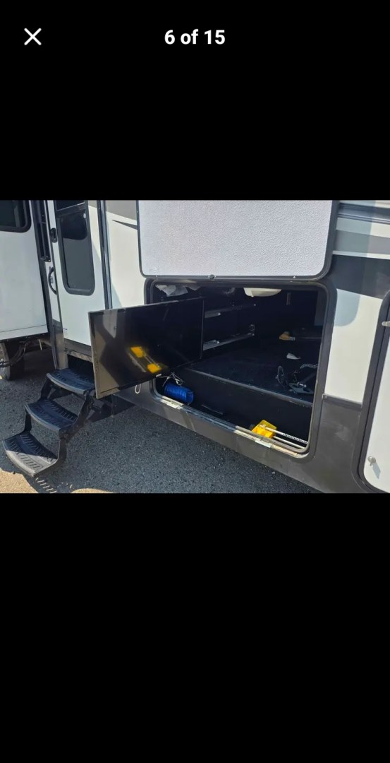 2017 White Heartland Torque , located at 923 US HWY 87 E., Billings, MT, 59101, (406) 245-0456, 45.795788, -108.451881 - 2017 Heartland Torque 321 Located in Billings MT $38,900 2017 Heartland Torque 321. The three slides make this unit very spacious while also sleeping 6 to 8 people . It is a 4 season toyhauler that can be taken off grid. The onan 5500 watt gen will give enough power to run this camper w pow- Photo#5