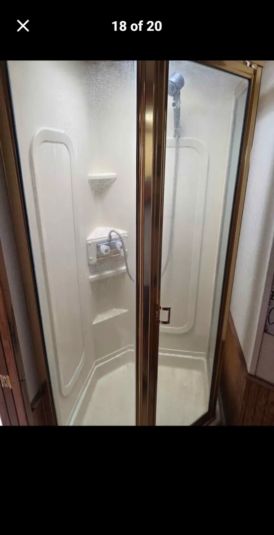 2003 White Bloomer 4 Horse LQ , located at 923 US HWY 87 E., Billings, MT, 59101, (406) 245-0456, 45.795788, -108.451881 - 2003 Bloomer 4 Horse LQ 2003 Bloomer 4 horse 8 wide Located in Billings MT $49,900 2003 Bloomer 4 Horse 8 wide. This is an immaculate 4 horse bloomer trailer. It is aluminum on aluminum. Mangers w fold down windows on the front side. The onan 4k gen will run everything all at the same- Photo#16