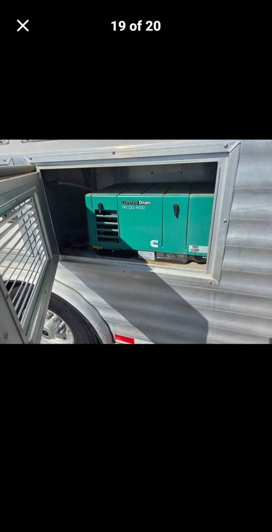 2003 White Bloomer 4 Horse LQ , located at 923 US HWY 87 E., Billings, MT, 59101, (406) 245-0456, 45.795788, -108.451881 - 2003 Bloomer 4 Horse LQ 2003 Bloomer 4 horse 8 wide Located in Billings MT $49,900 2003 Bloomer 4 Horse 8 wide. This is an immaculate 4 horse bloomer trailer. It is aluminum on aluminum. Mangers w fold down windows on the front side. The onan 4k gen will run everything all at the same- Photo#17