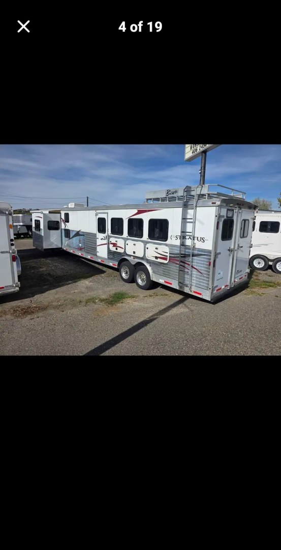 2011 Bison Stratus Express , located at 923 US HWY 87 E., Billings, MT, 59101, (406) 245-0456, 45.795788, -108.451881 - 2011 Bison Stratus 8414 bunk house w/slide Located in Billings MT $38,500 This 8 wide bunk house is aluminum on aluminum w all the options. The windows fold down front and rear. It has mangers and storage under the mangers. The huge walk in mud room allows for taking off the muddy clothes.- Photo#2